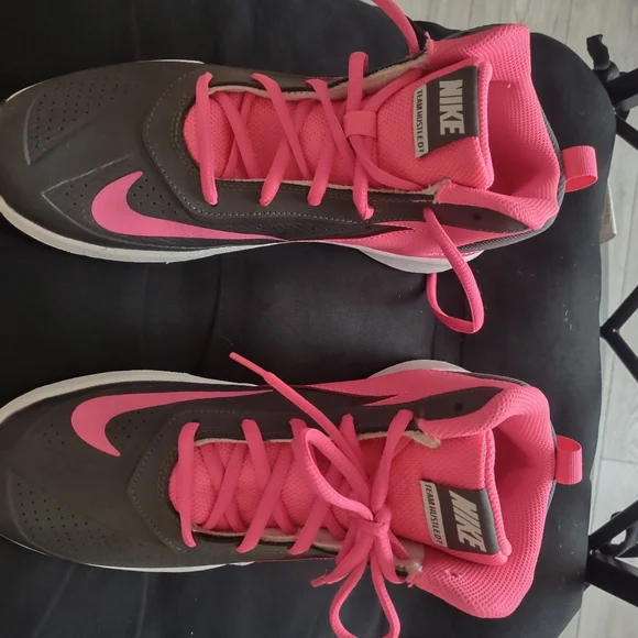 Nike - Picture 13 of 16